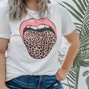 🌺NEW🌺 Tongue Twister Leopard Tee
